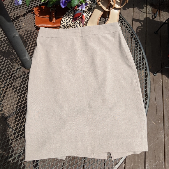 Ann Taylor Dresses & Skirts - Ann Taylor pencil skirt, taupe, size 8 petite